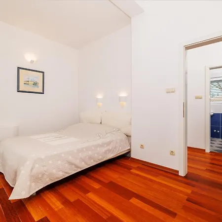 Apartment Laura